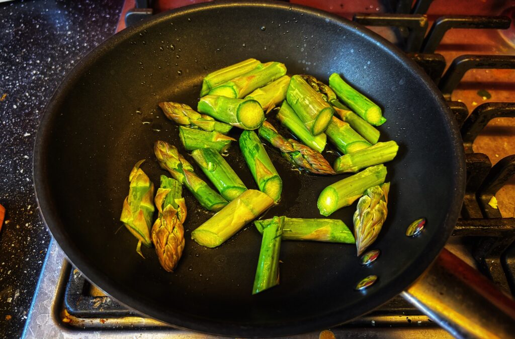 Sauted asparagus for the pea asparagus ravioli